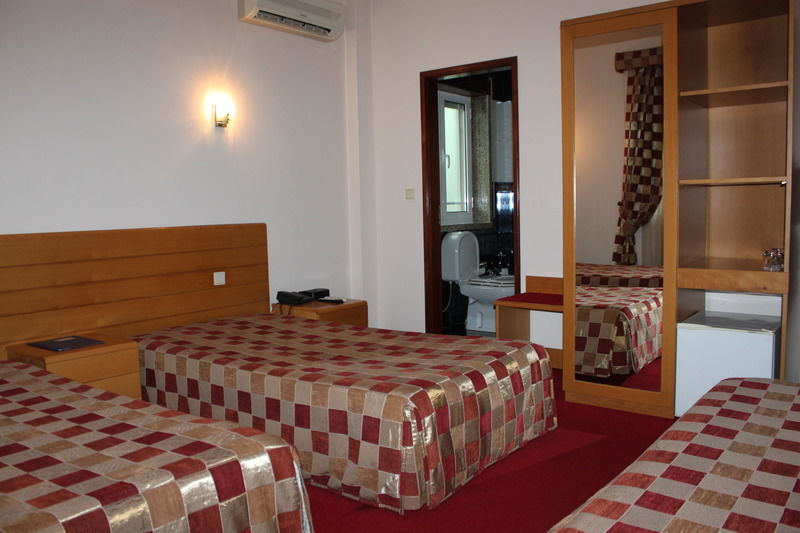 Hotel Quasar Pedroucos  Экстерьер фото