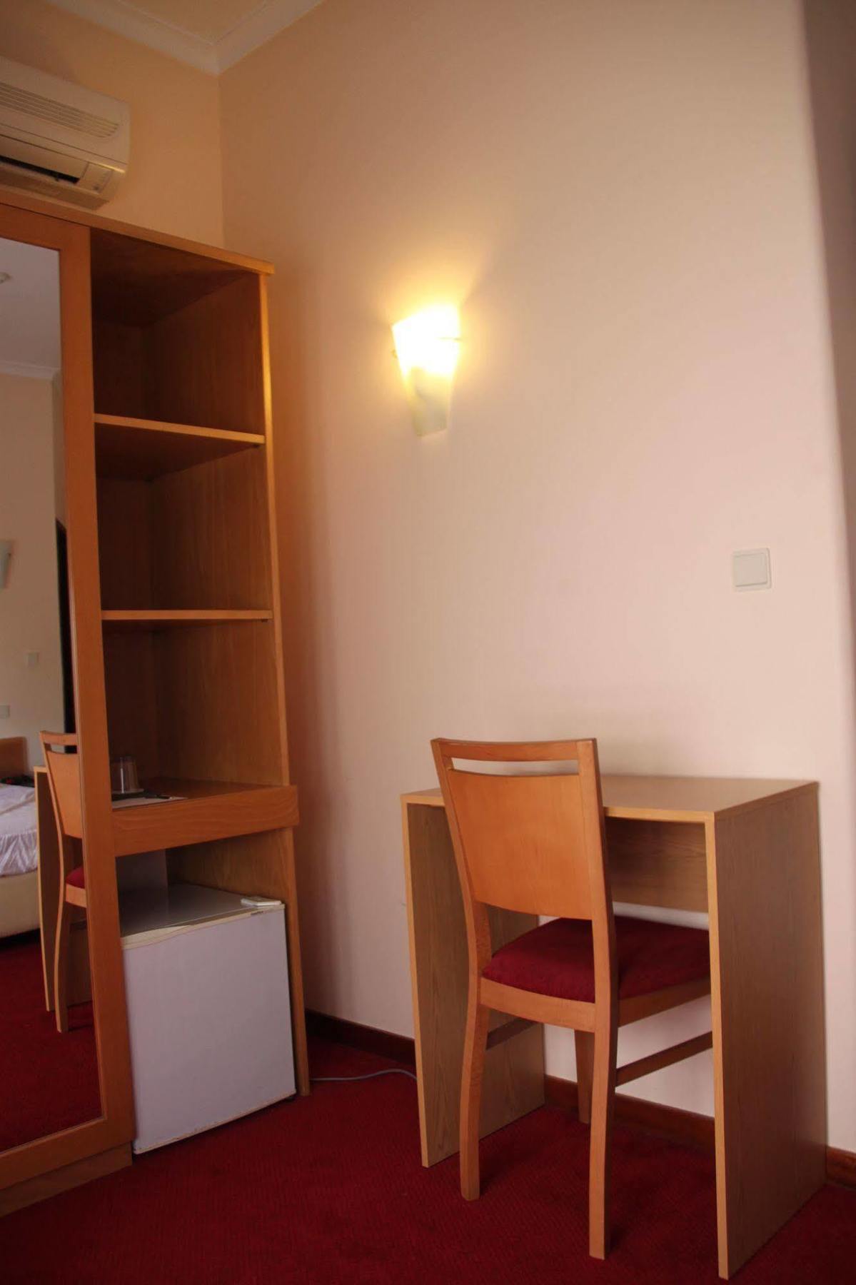 Hotel Quasar Pedroucos  Экстерьер фото