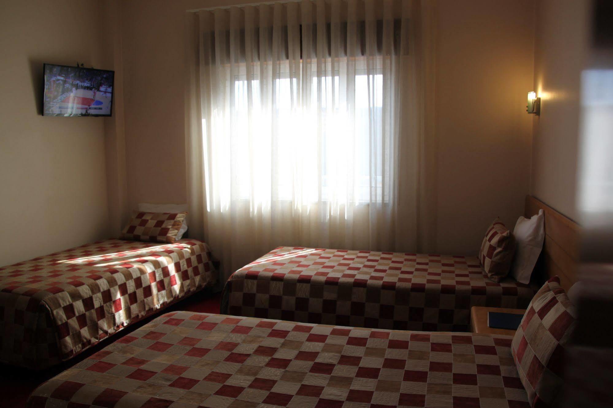 Hotel Quasar Pedroucos  Экстерьер фото